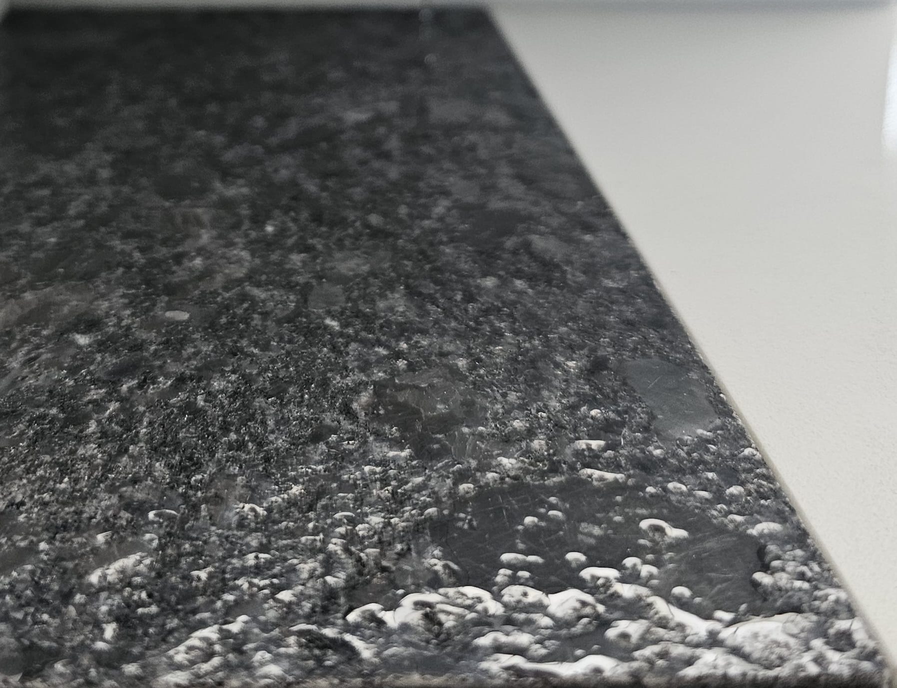 Lapatura – gebürstet und poliert mit Nasseffekt