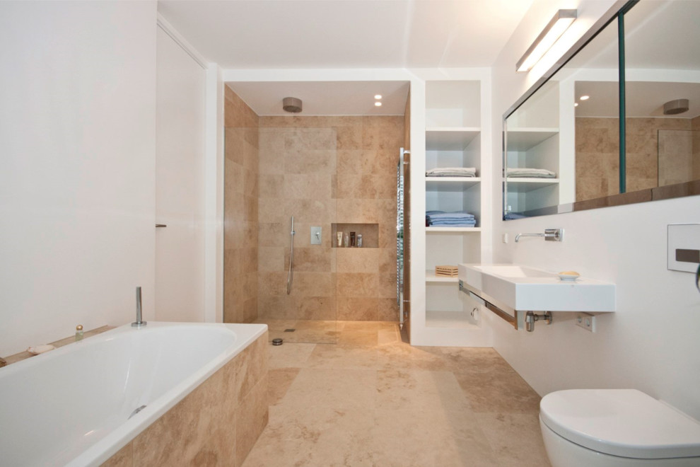 Wellnessbad mit Travertin Beige Naturstein