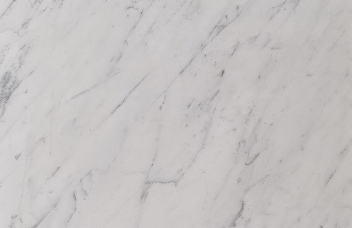 Marmor-Detail – klassische Carrara-Optik mit feiner grauer Aderung
