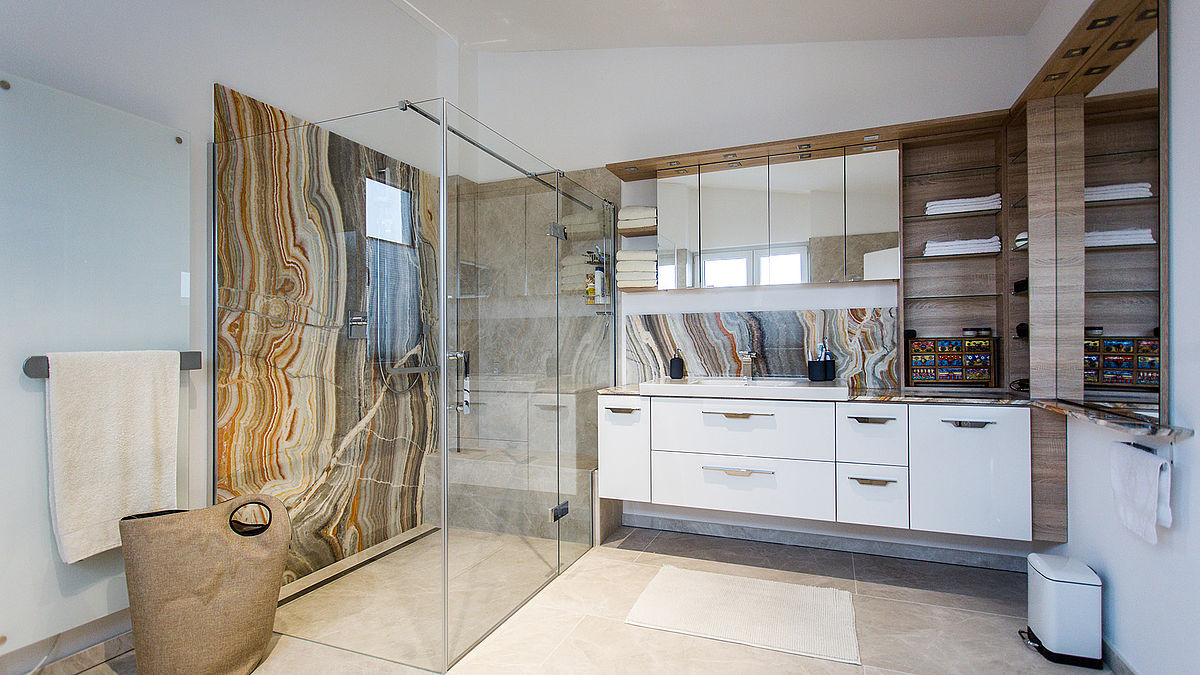 Naturstein-Bad – Referenzprojekt von Rossittis