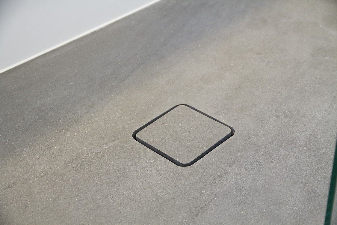 Caesarstone 1141 Perfect White / Basaltina – Bäder Projekt