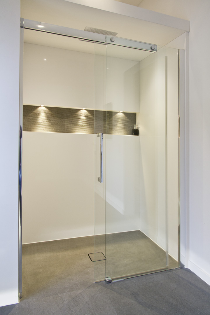 Caesarstone 1141 Perfect White / Basaltina – Bäder Projekt