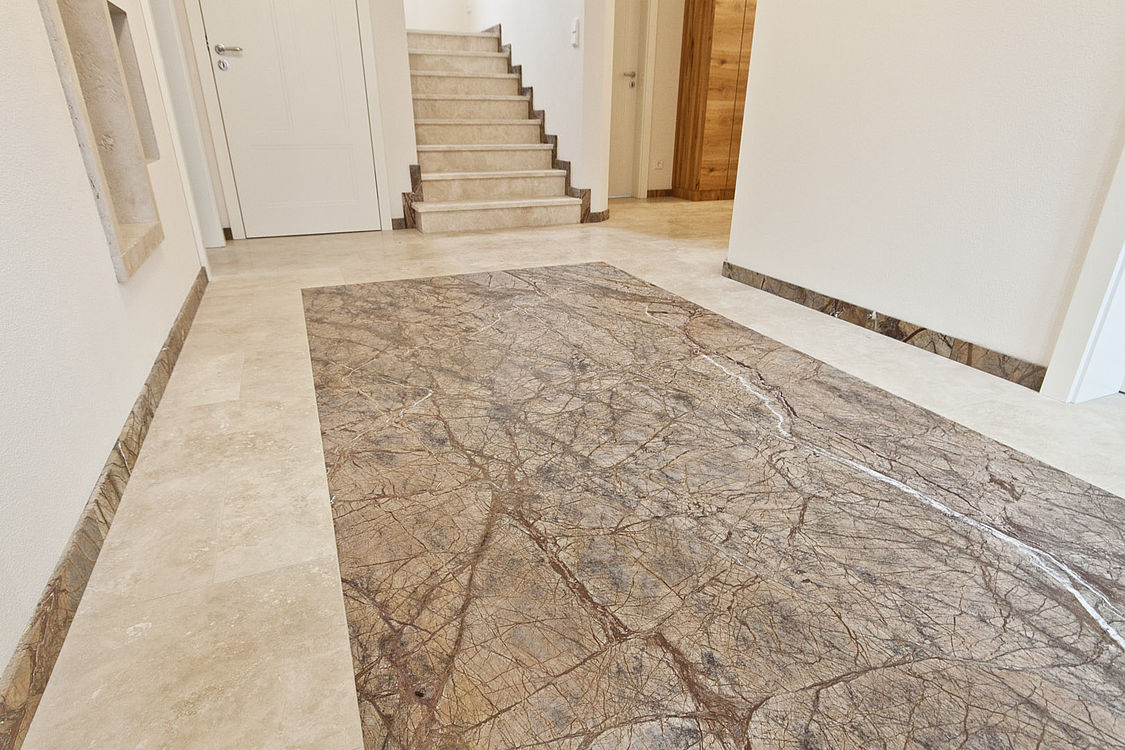 Rainforest Brown / Travertin