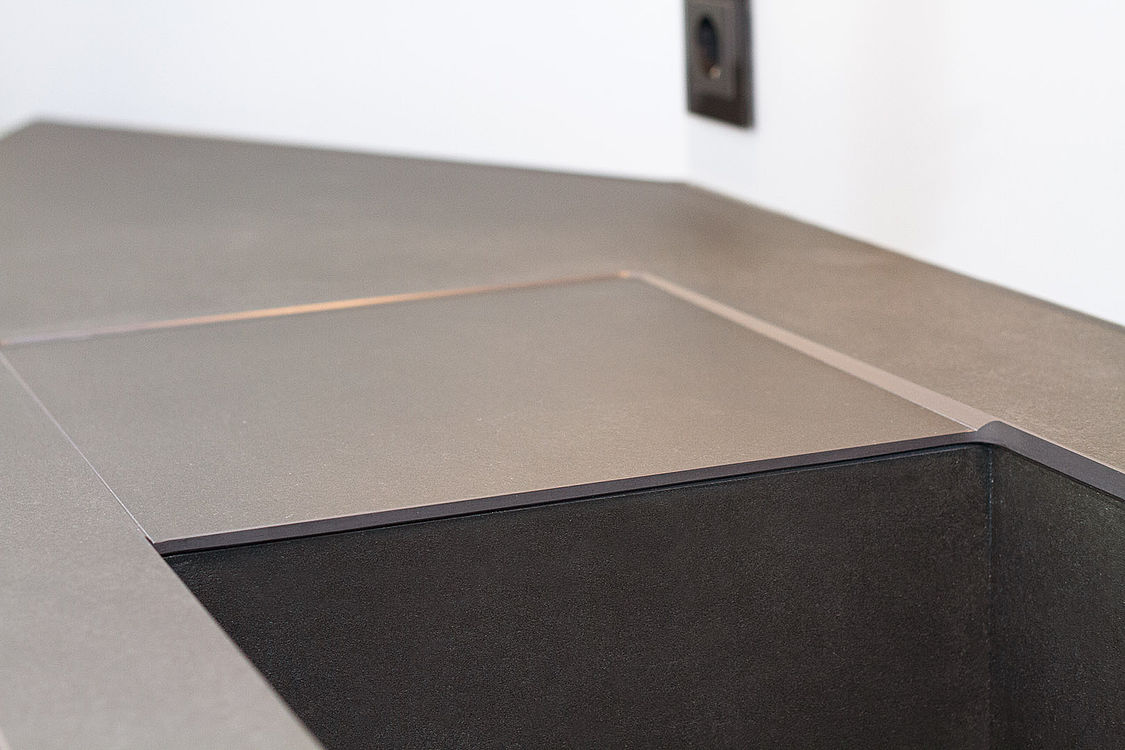 Laminam Calce Nero – Küchen Projekt