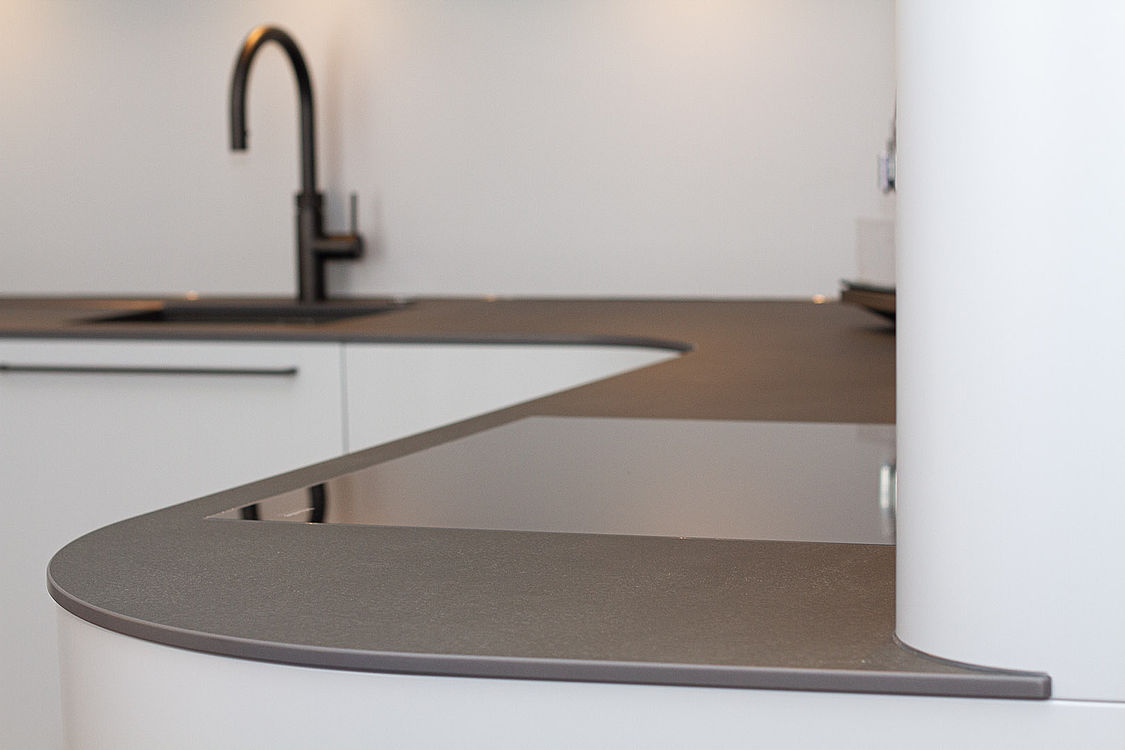 Laminam Calce Nero – Küchen Projekt