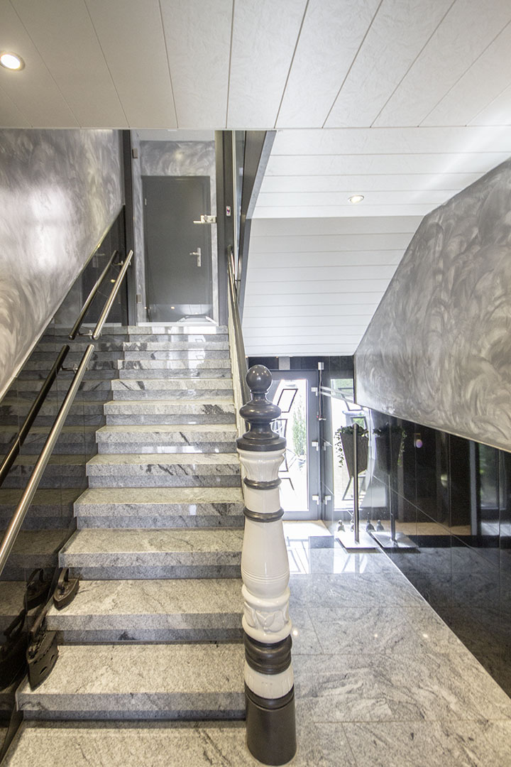 Viscont White / Devil Black – Treppen Projekt